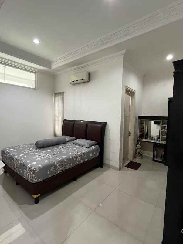 dijual rumah duren tiga