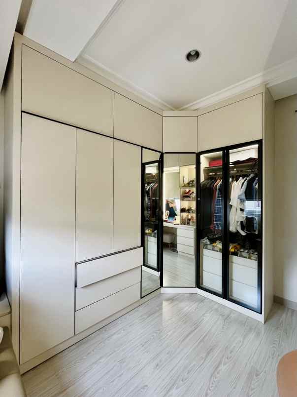 dijual rumah duta garden benda