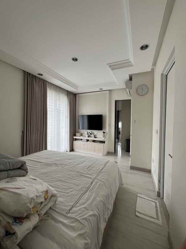 dijual rumah duta garden benda