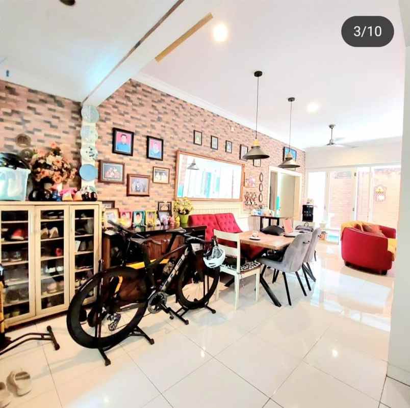 dijual rumah emerald view