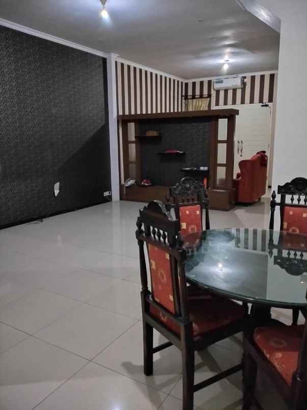 dijual rumah gayung kebonsari injoko