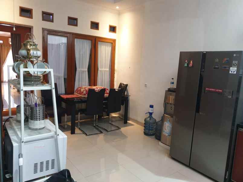 dijual rumah gedong pasar rebo jakarta