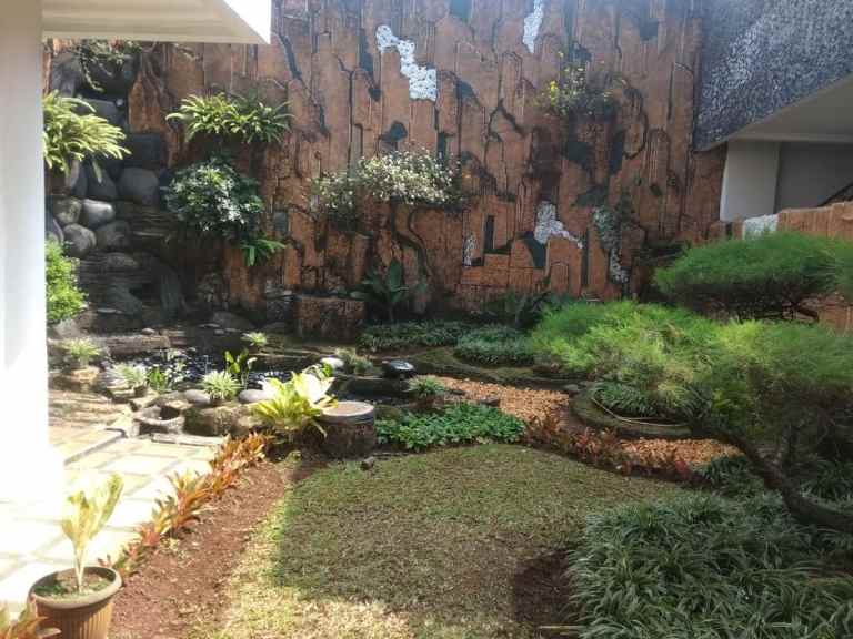 dijual rumah giriloka