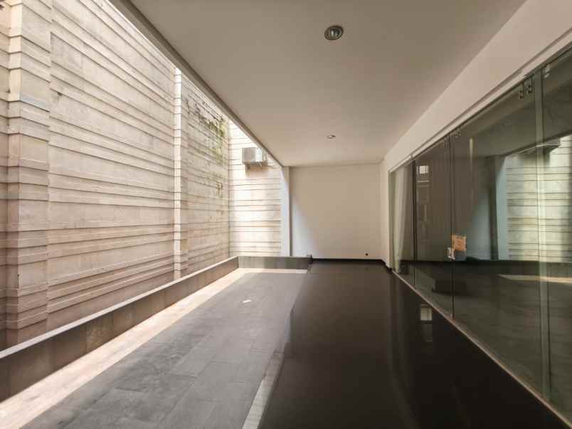 dijual rumah graha family blok l