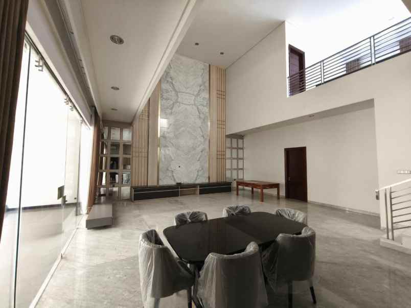 dijual rumah graha family blok l