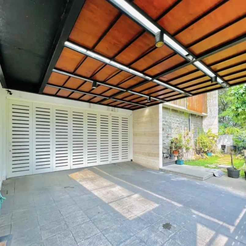 dijual rumah graha natura