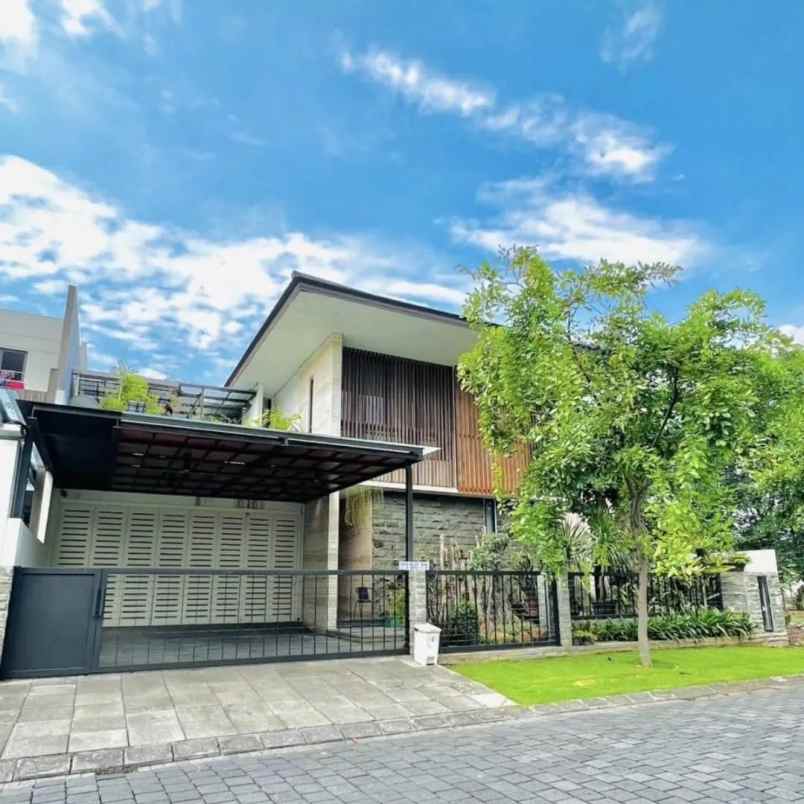 dijual rumah graha natura