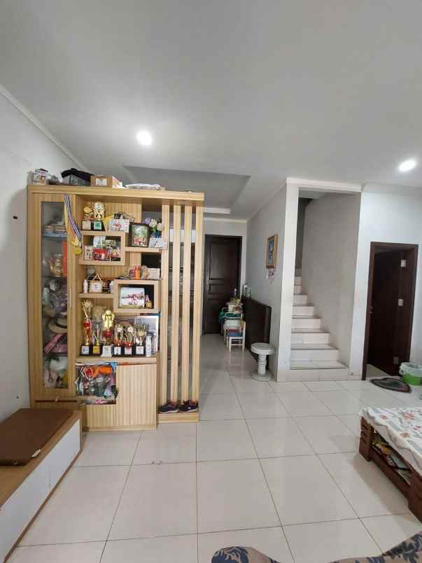dijual rumah graha raya bintaro