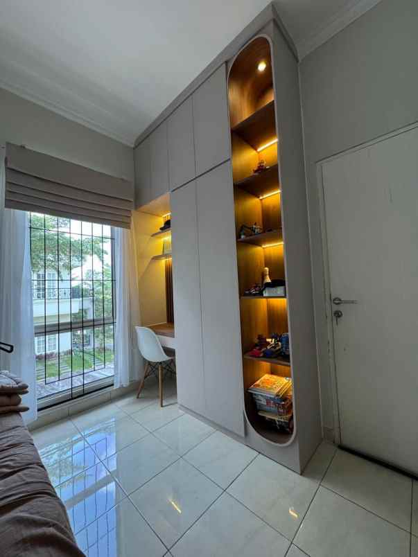 dijual rumah grand city