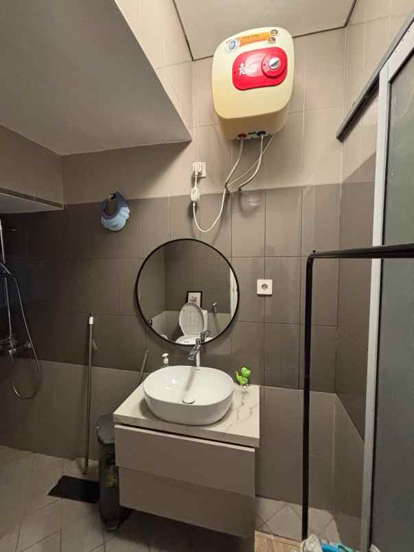 dijual rumah grand city