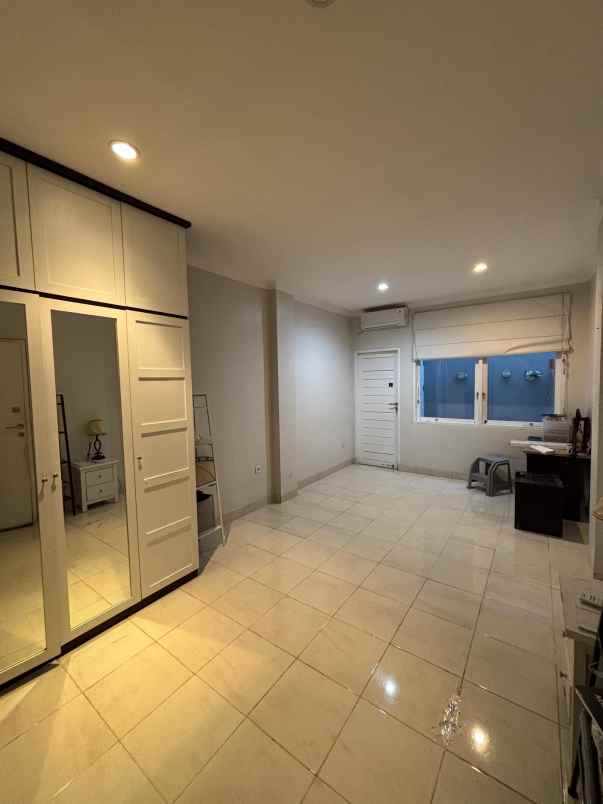 dijual rumah grand city