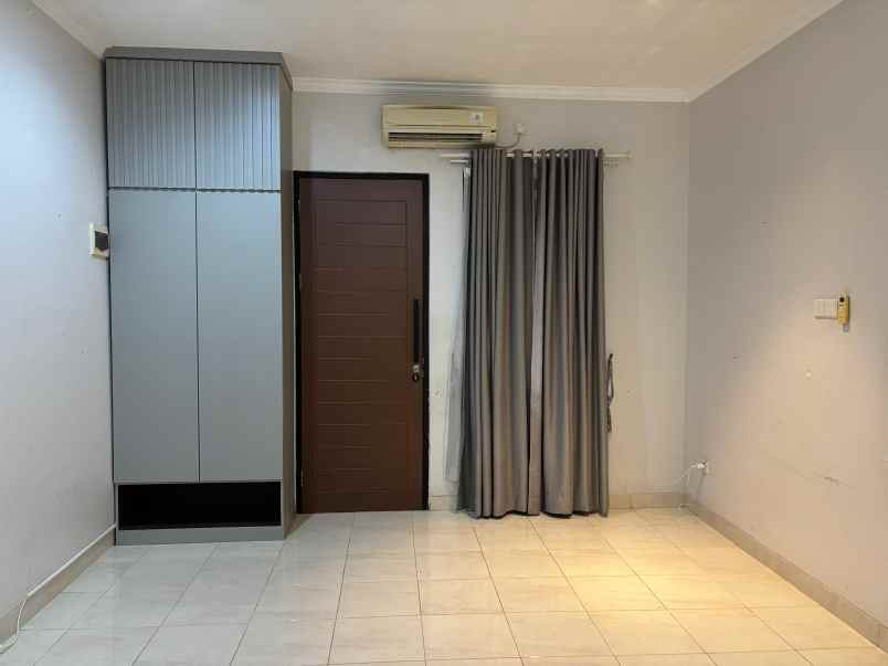 dijual rumah grand city