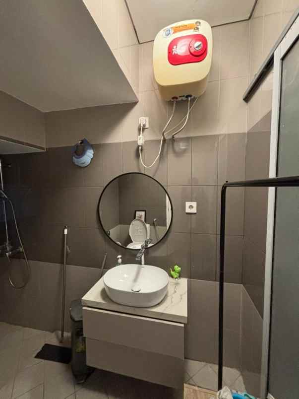 dijual rumah grand city