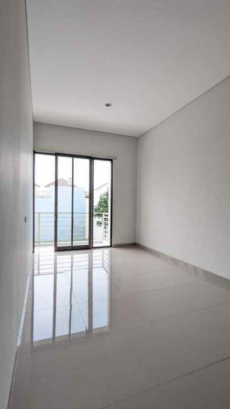 dijual rumah grand island laguna