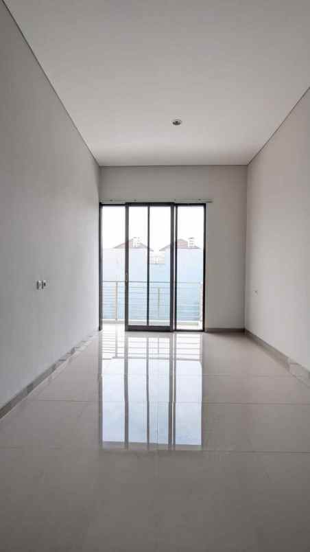 dijual rumah grand island laguna
