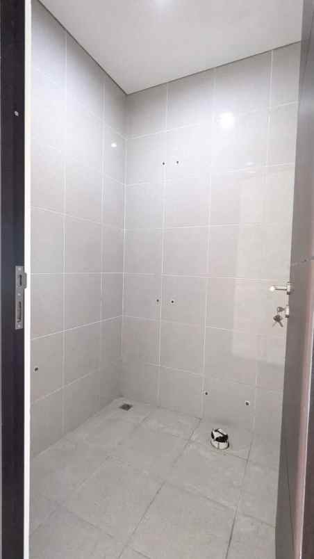 dijual rumah grand island laguna