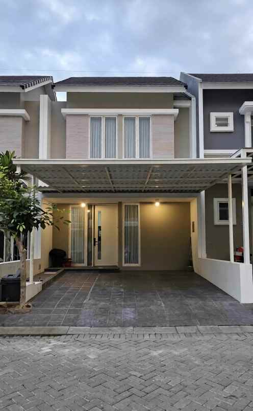 dijual rumah greenlake citraland