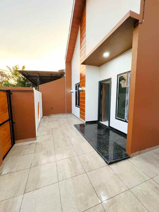 dijual rumah harapan indah 1 perumahan