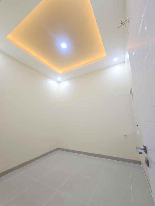 dijual rumah harapan indah