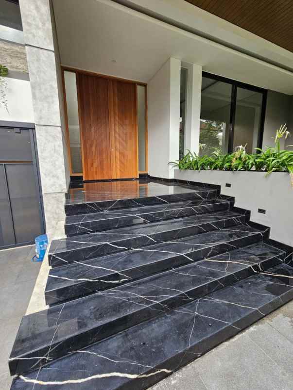 dijual rumah imperial golf pakuwon indah