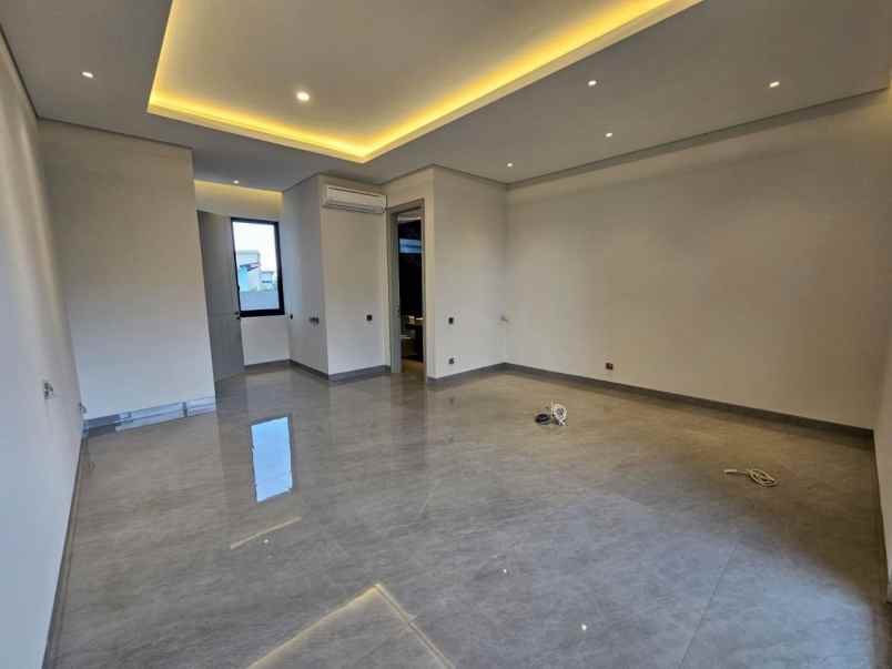 dijual rumah imperial golf pakuwon indah