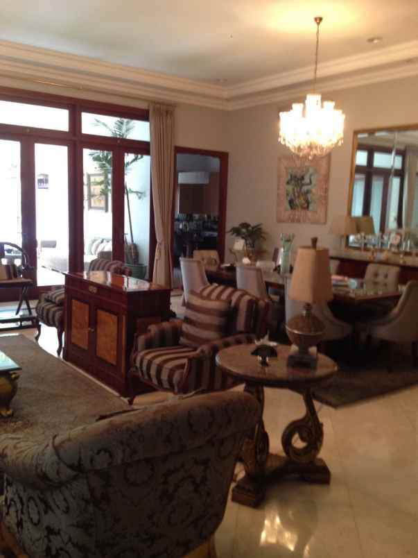 dijual rumah istimewa di menteng jakarta selatan