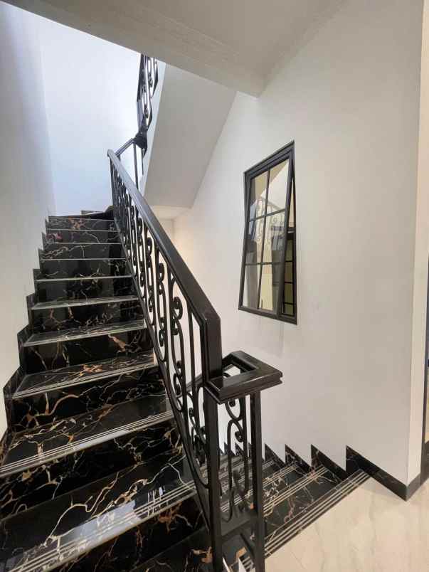 dijual rumah jagakarsa