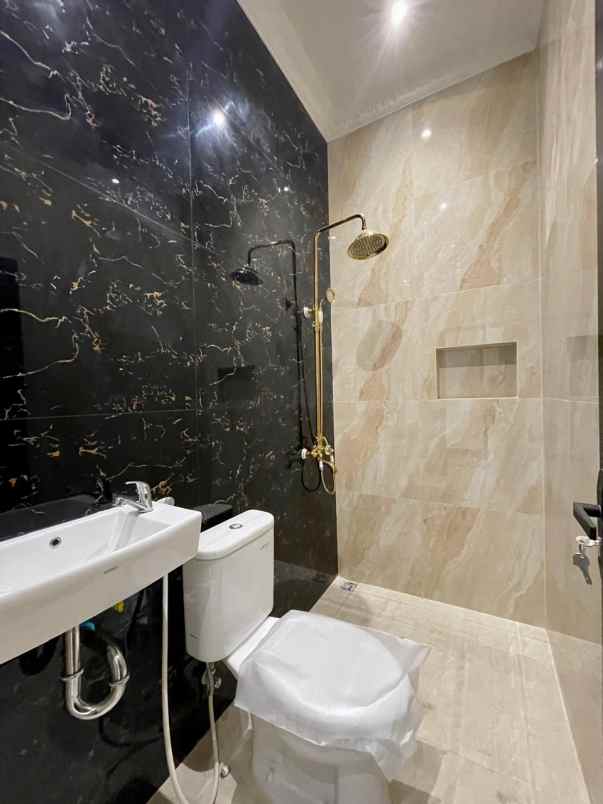 dijual rumah jagakarsa