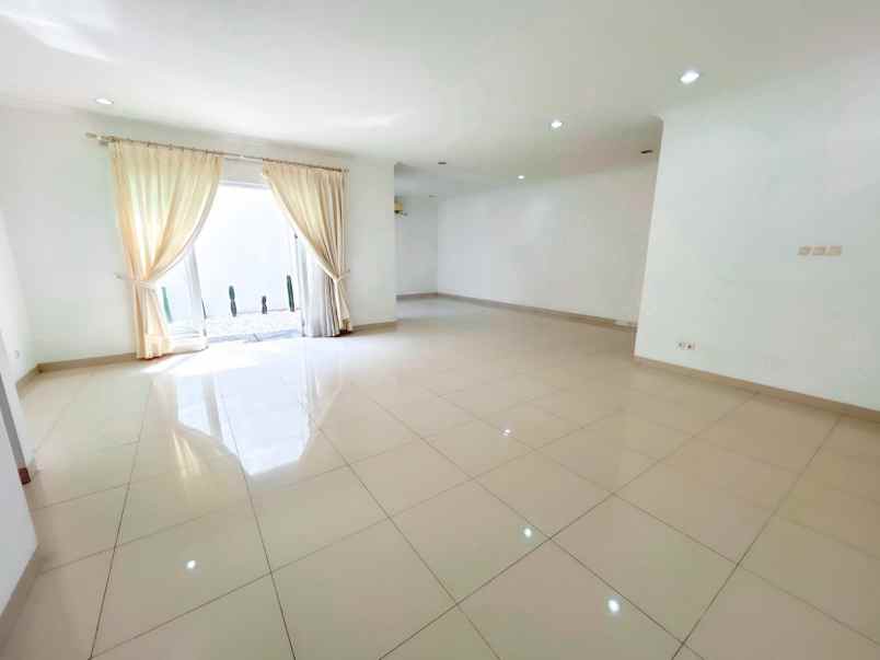 dijual rumah jagakarsa