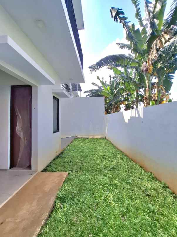 dijual rumah jagakarsa view danau