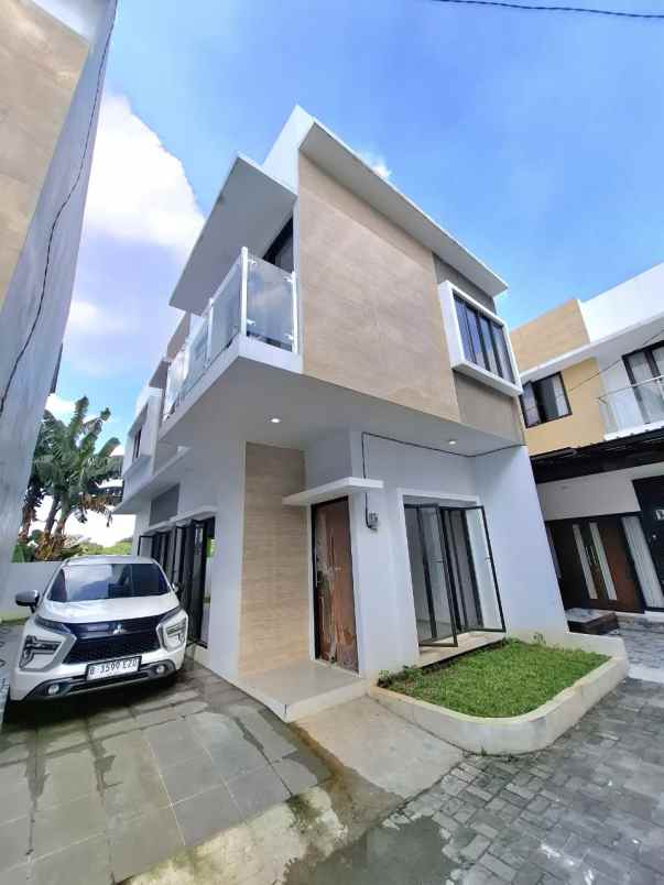 dijual rumah jagakarsa view danau