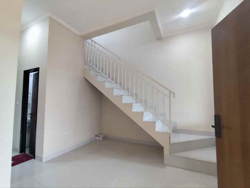 dijual rumah jaka mulya