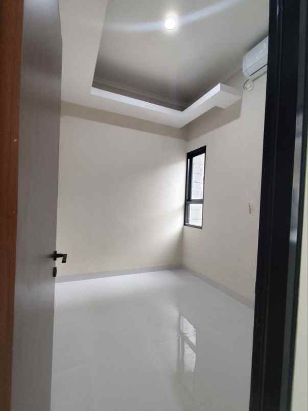 dijual rumah jaka mulya