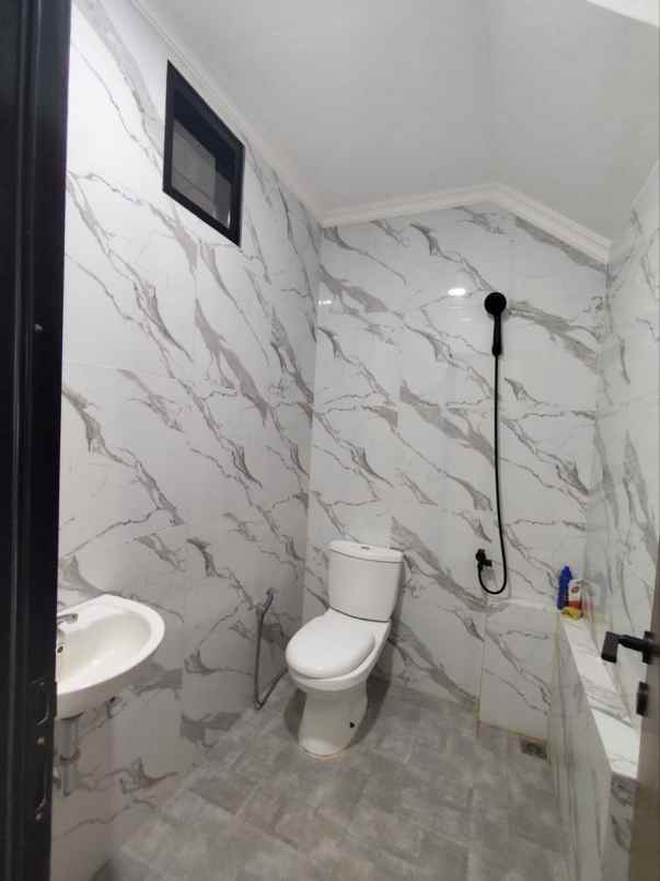 dijual rumah jaka mulya