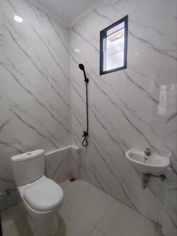 dijual rumah jaka mulya