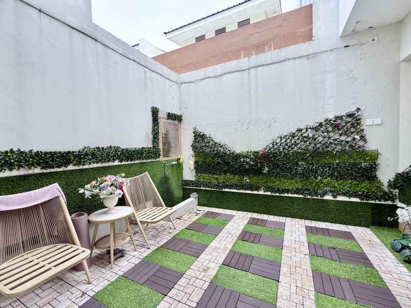 dijual rumah jakarta garden city