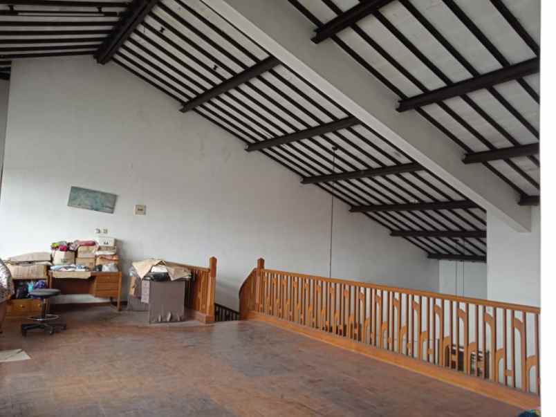 dijual rumah jalan batu indah raya