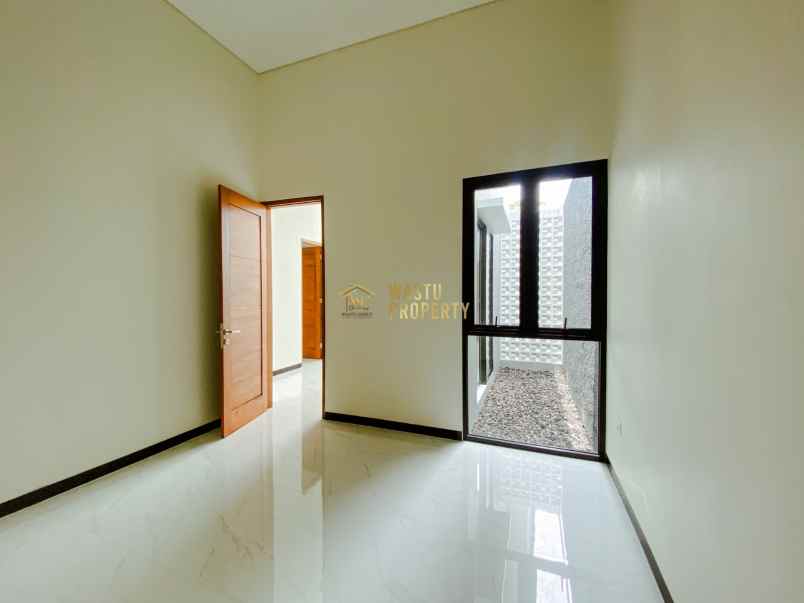 dijual rumah jalan besi jangkang sleman