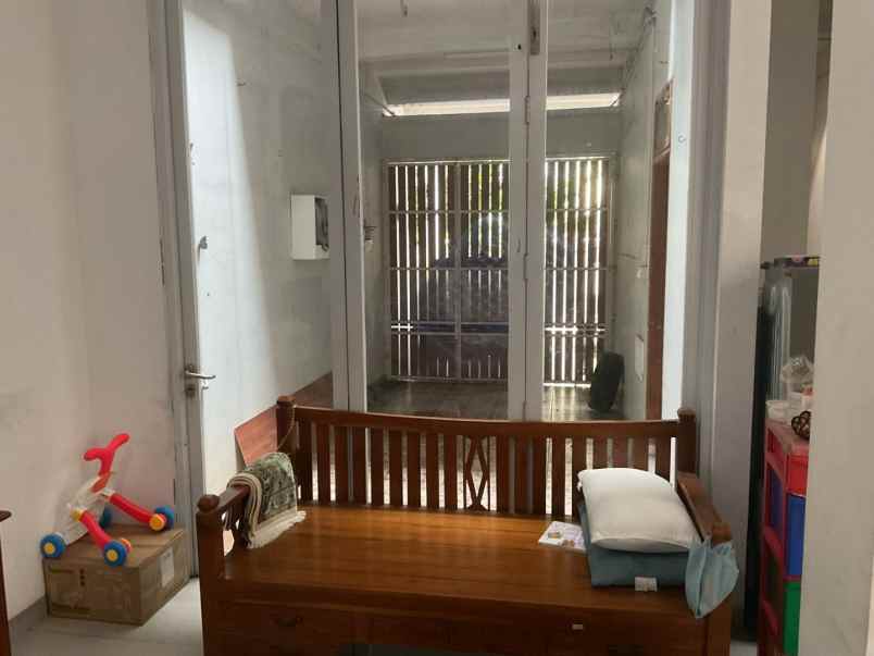 dijual rumah jalan cempaka putih timur