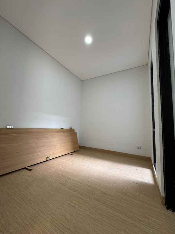 dijual rumah jalan cendrawasih ciputat