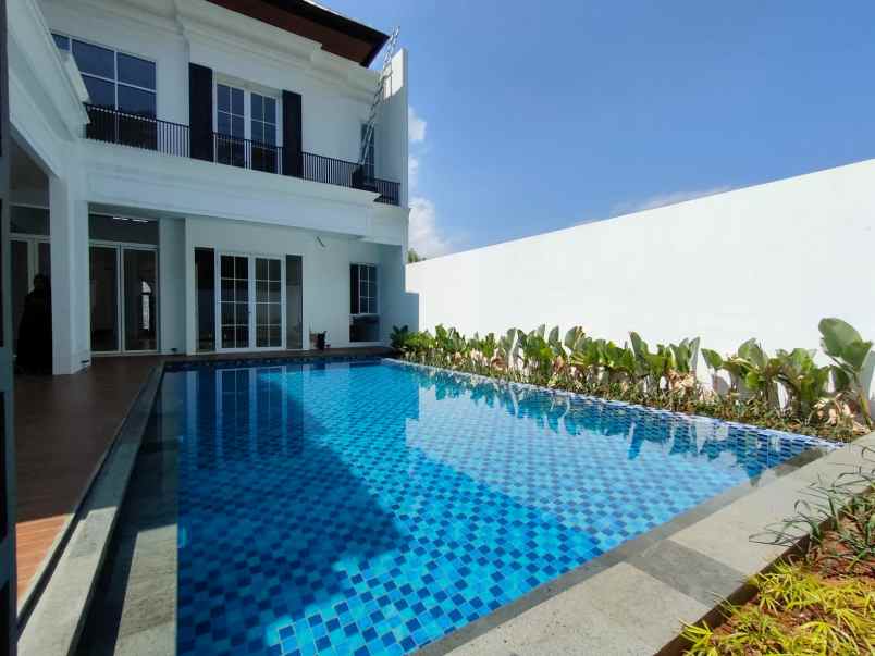 dijual rumah jalan danau maninjau no 38