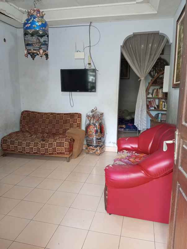 dijual rumah jalan gatot subroto barat