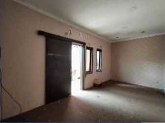 dijual rumah jalan griya babatan mukti