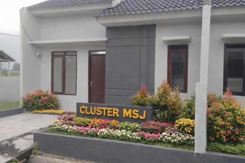 dijual rumah jalan irigasi sindang mulya