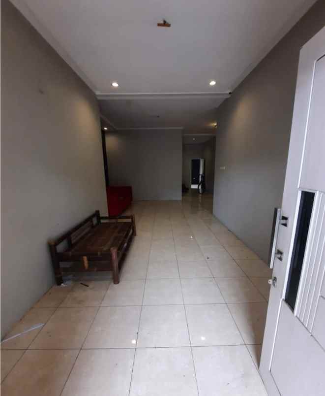 dijual rumah jalan kaing kel harapan