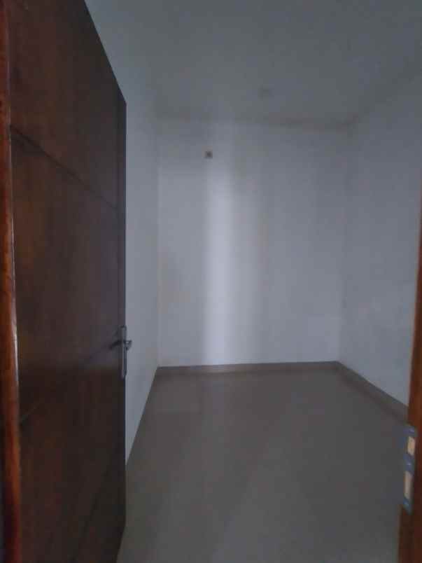 dijual rumah jalan kecapi