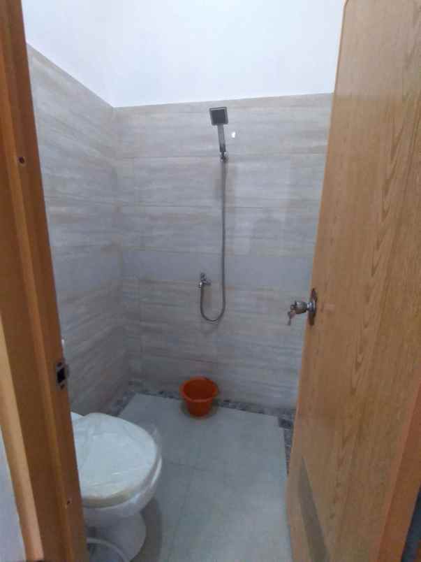 dijual rumah jalan kecapi