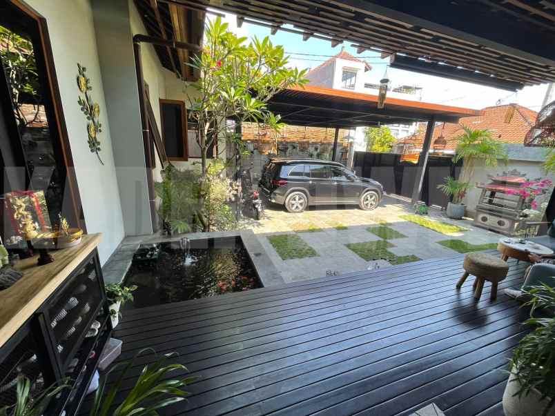 dijual rumah jalan laksamana