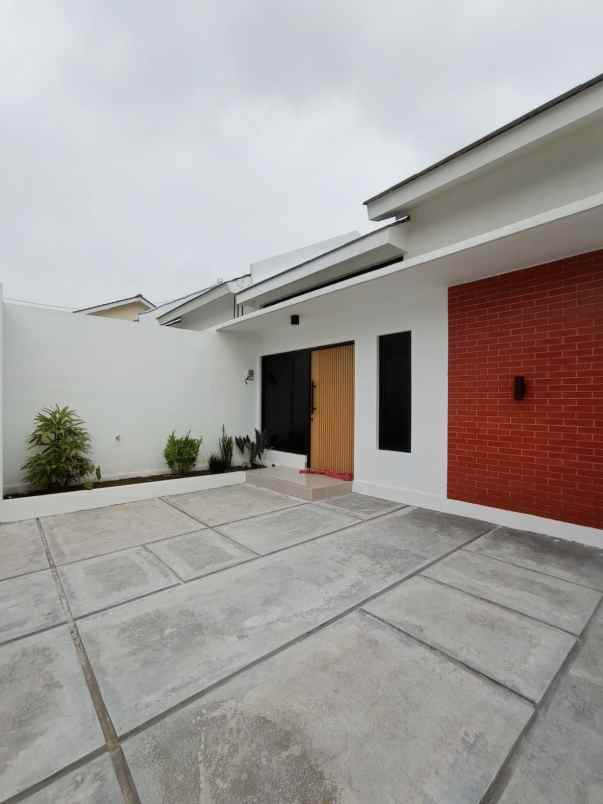 dijual rumah jalan magelang