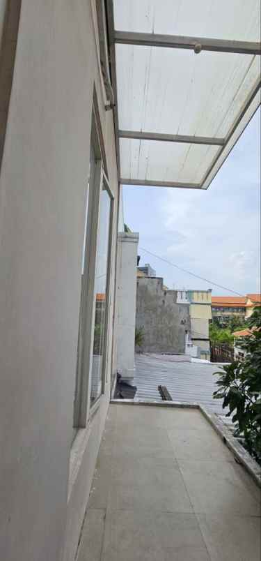 dijual rumah jalan mojo kidul